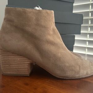 Eileen Fisher Sienna Stacked Heel Ankle Bootie Sz 10M